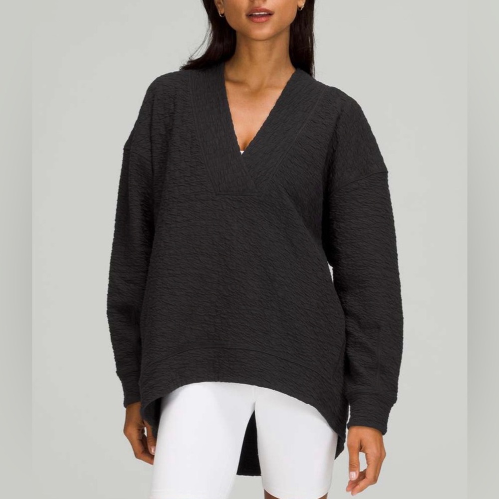 LULULEMON rippled v-neck pullover oversized black size 6